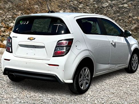 Used 2020 Chevrolet Sonic LT image 2