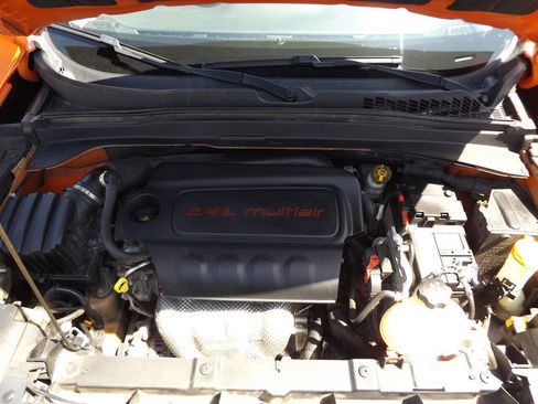 Used 2015 Jeep Renegade Latitude w/ Cold Weather Group image 31