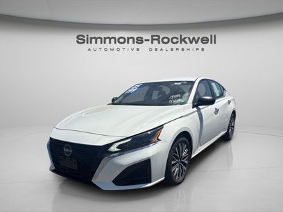 Used 2025 Nissan Altima 2.5 SV