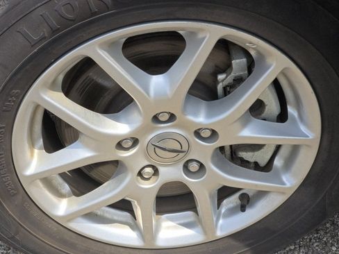 Used 2023 Chrysler Pacifica Touring-L FWD image 9