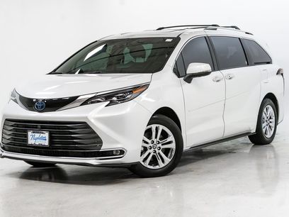Used 2024 Toyota Sienna Platinum