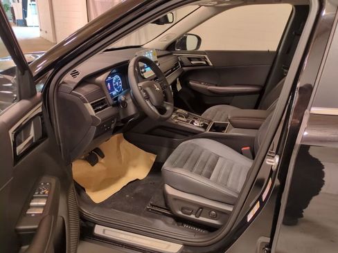 New 2025 Mitsubishi Outlander SE image 17