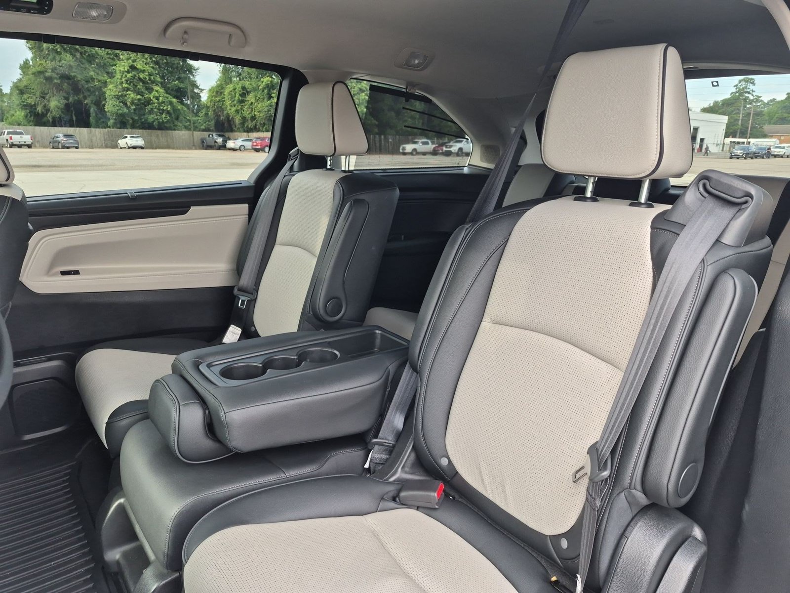 Used 2025 Honda Odyssey Elite image 25