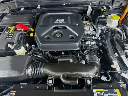 Used 2023 Jeep Wrangler Sahara image 31