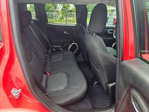 Used 2016 Jeep Renegade Latitude AWD/4WD image 12