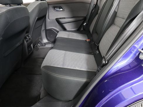 Used 2021 Nissan Rogue SV image 17