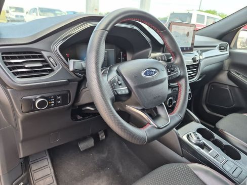 Used 2025 Ford Escape ST-Line FWD image 10