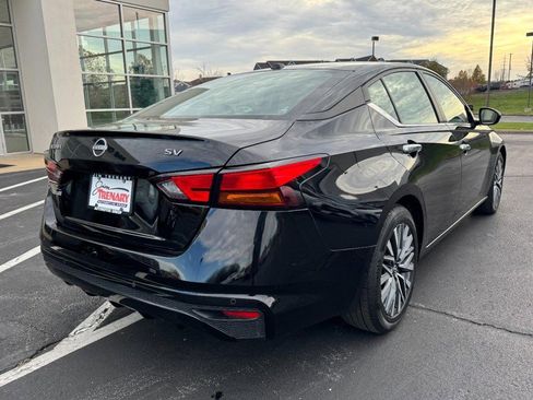 Used 2024 Nissan Altima 2.5 SV image 3