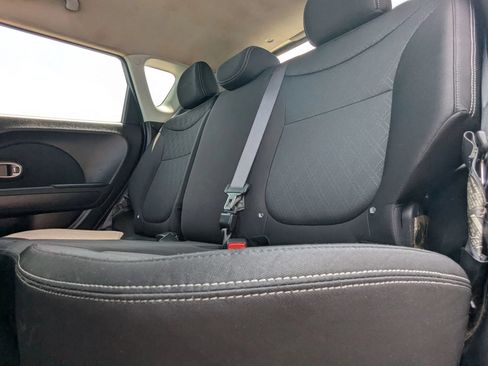 Used 2019 Kia Soul FWD image 11