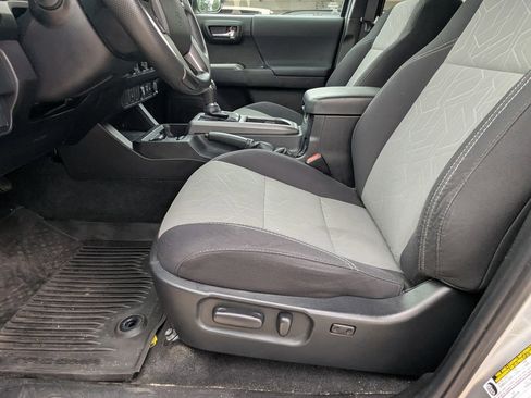 Used 2023 Toyota Tacoma TRD Sport AWD/4WD image 14