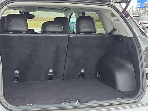 Used 2022 Jeep Compass Trailhawk image 9