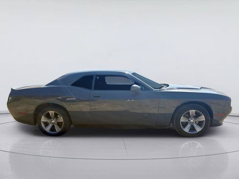 Used 2019 Dodge Challenger SXT RWD image 2