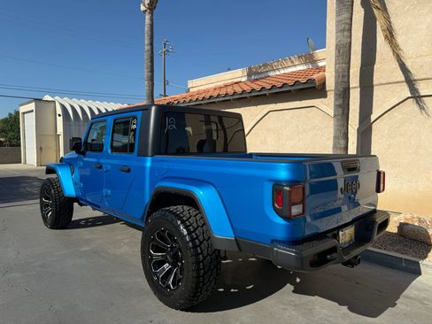 Used 2022 Jeep Gladiator Sport AWD/4WD image 8