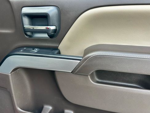 Used 2018 Chevrolet Silverado 1500 LT w/ Texas Edition image 11