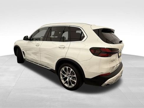 Used 2024 BMW X5 xDrive40i w/ Premium Package image 2