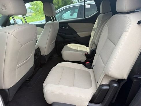 Certified 2022 Chevrolet Traverse LT w/ LPO, Cargo Package AWD/4WD image 6