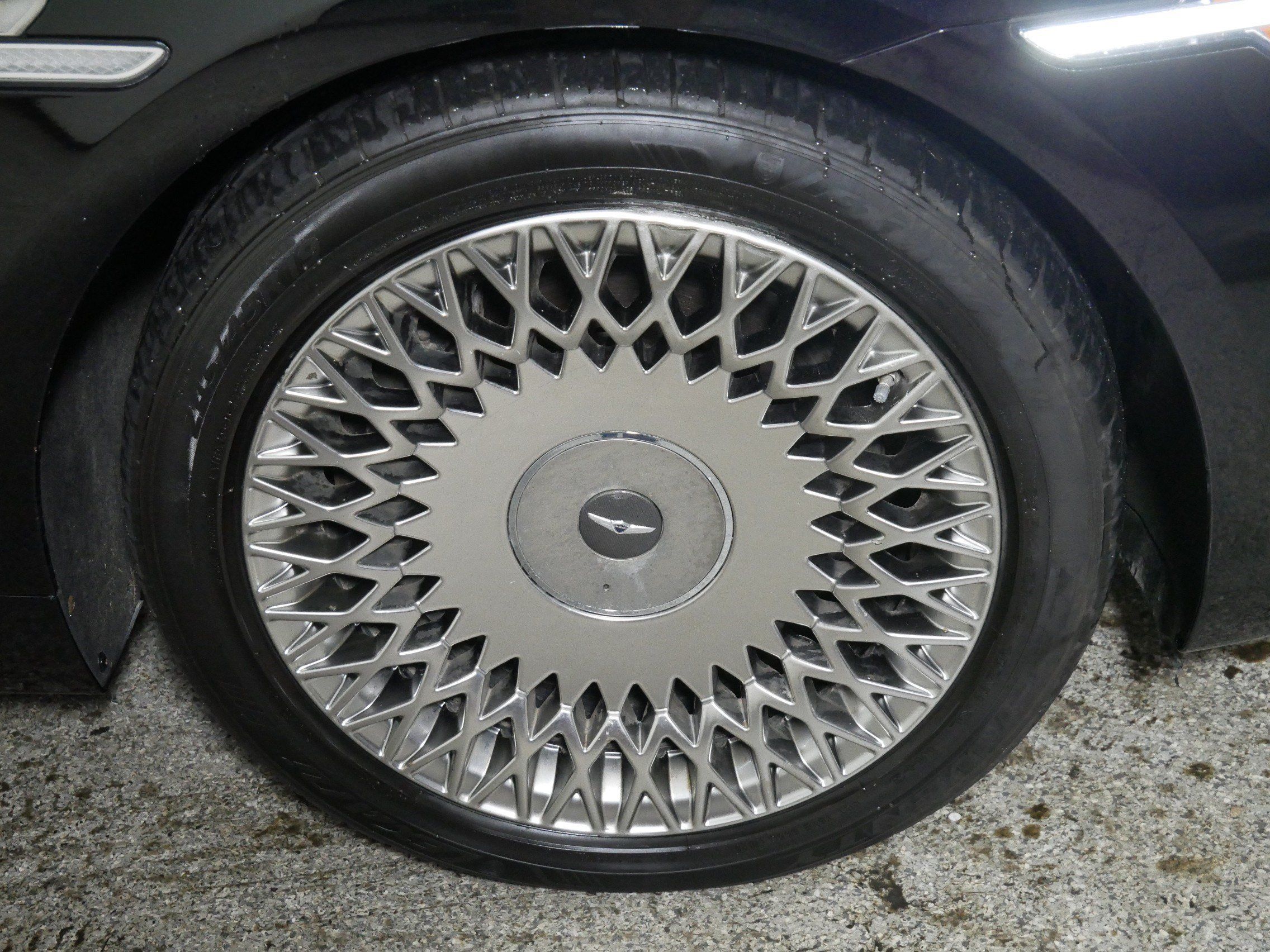 Used 2022 Genesis G90 3.3T Premium AWD/4WD image 15
