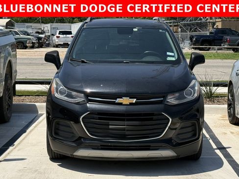 Used 2019 Chevrolet Trax LT w/ LT Convenience Package FWD image 9