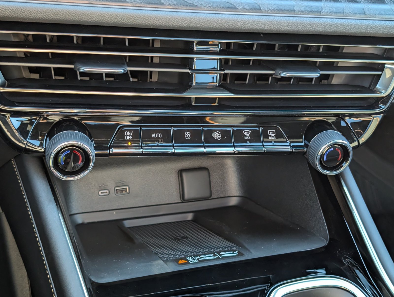 New 2027 Chevrolet Traverse High Country w/ LPO, Floor Liner Package AWD/4WD image 27