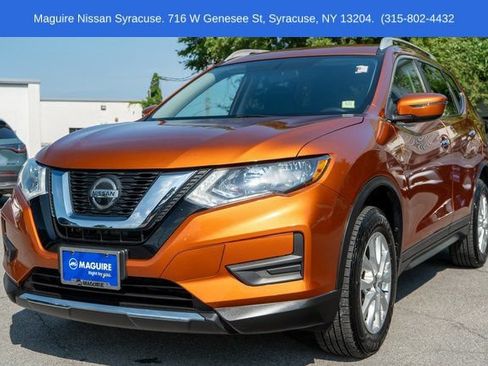 Used 2018 Nissan Rogue SV AWD/4WD image 2