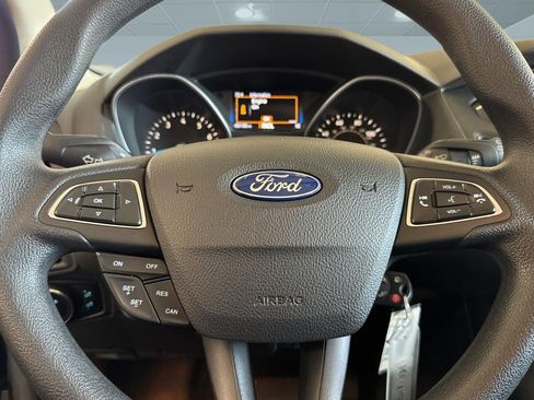 Used 2017 Ford Focus SE FWD image 10