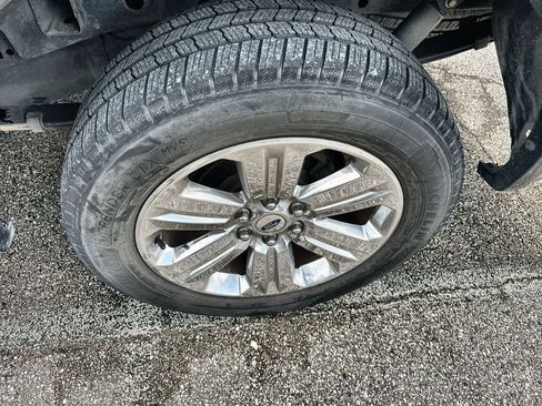 Used 2020 Ford F150 Lariat w/ Equipment Group 502A Luxury RWD image 5
