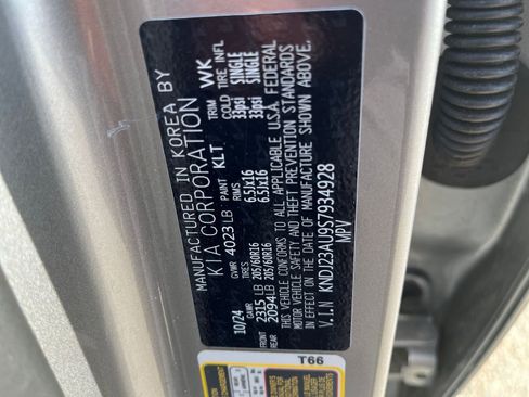 Used 2025 Kia Soul LX w/ LX Technology Package image 25