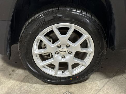 Used 2022 Jeep Renegade Latitude image 26