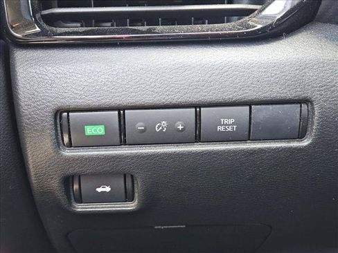Used 2023 Nissan Sentra SV w/ All-Weather Package FWD image 9