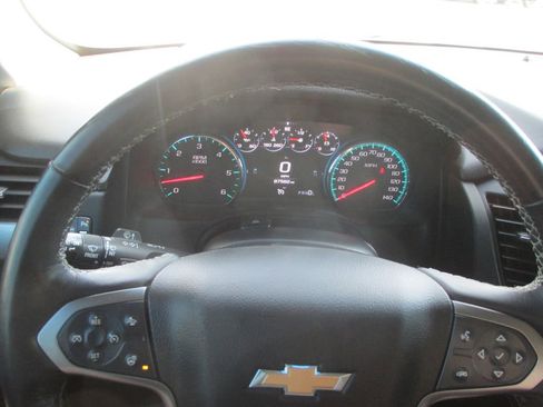 Used 2018 Chevrolet Suburban Premier image 34