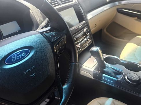 Used 2017 Ford Explorer XLT w/ Equipment Group 202A AWD/4WD image 37