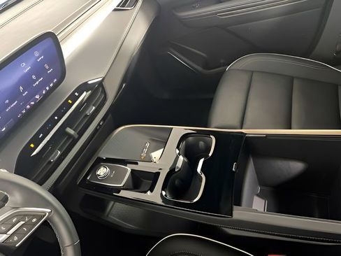 Used 2025 Buick Enclave Avenir AWD/4WD image 27