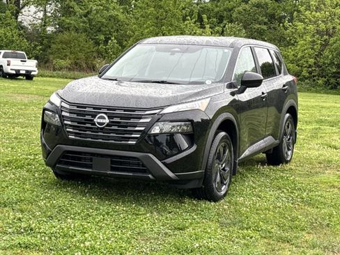 New 2026 Nissan Rogue SV w/ Cold Weather Package AWD/4WD image 12