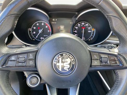 Used 2022 Alfa Romeo Stelvio Ti image 19