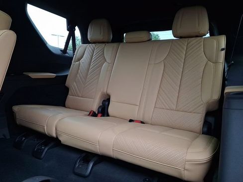 Certified 2026 Cadillac Escalade IQL Sport 2 w/ LPO, Premium Carpet Package AWD/4WD image 10