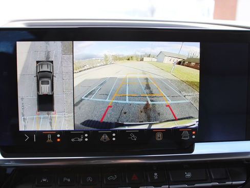 Used 2024 Chevrolet Silverado 1500 LTZ image 19