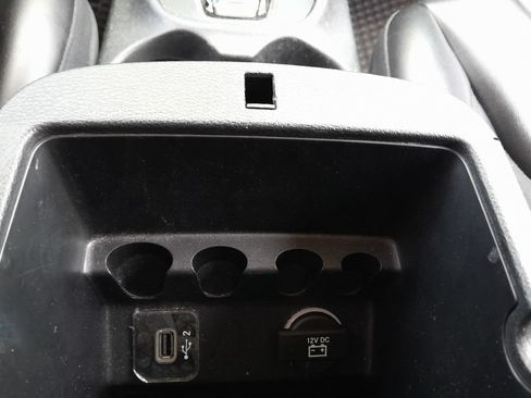 Used 2019 Jeep Cherokee Latitude Plus AWD/4WD image 30
