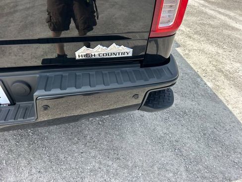 Used 2018 Chevrolet Silverado 1500 High Country image 48