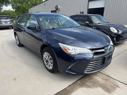 Used 2015 Toyota Camry LE FWD image 4