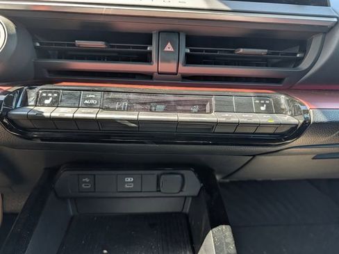 Used 2023 Toyota Prius Prime FWD image 24