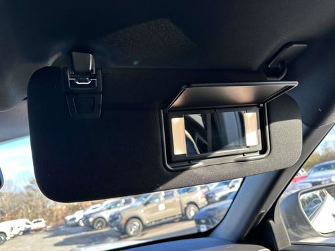 Used 2020 Ford Explorer XLT w/ Equipment Group 202A image 27