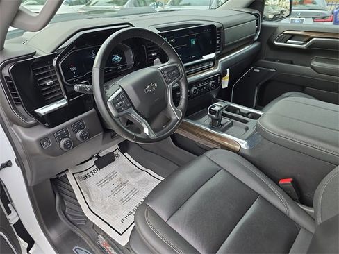 Used 2023 Chevrolet Silverado 1500 LT Trail Boss w/ LT Trail Boss Premium Package image 18