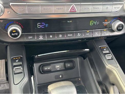 Used 2022 Kia Telluride S AWD/4WD image 28
