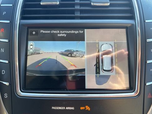 Used 2017 Lincoln MKX Reserve w/ Driver Assistance Package image 9