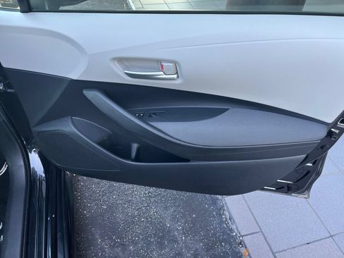 Used 2020 Toyota Corolla LE FWD image 29
