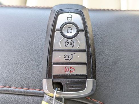 Certified 2025 Ford Expedition Active AWD/4WD image 30