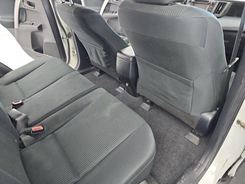 Used 2018 Toyota RAV4 LE image 11