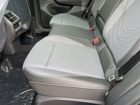 New 2026 Volkswagen Tiguan SE image 14