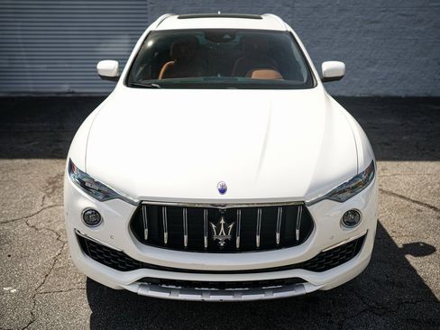 Used 2021 Maserati Levante S GranLusso image 5