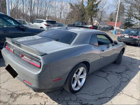 Used 2018 Dodge Challenger R/T w/ Driver Convenience Group image 4